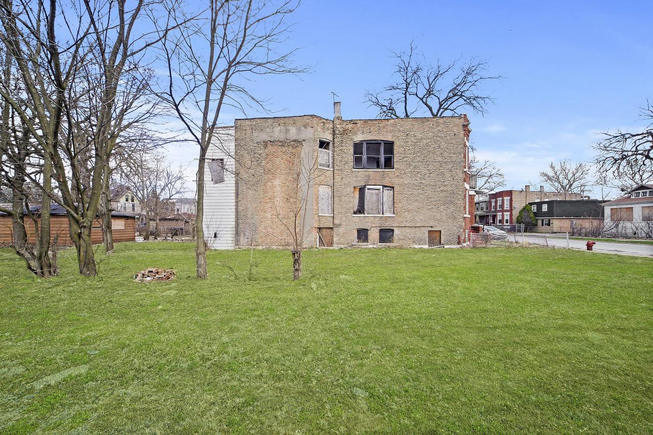 6628 S Carpenter St., Chicago, IL 60621