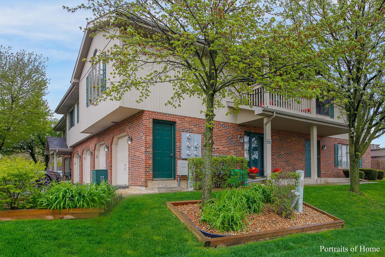 11050 Eagle Dr. #D, Palos Hills, IL 60465