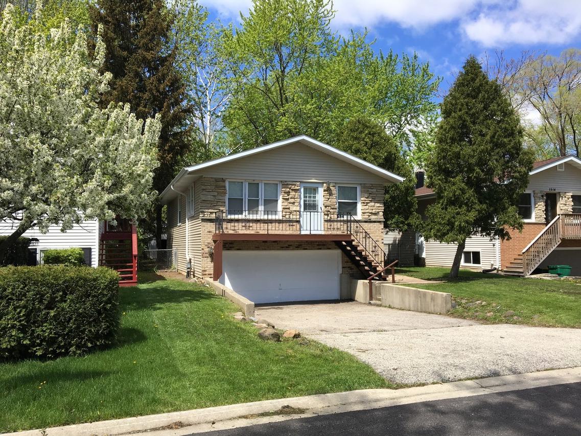 1512 Chestnut Dr., Round Lake Beach, IL 60073