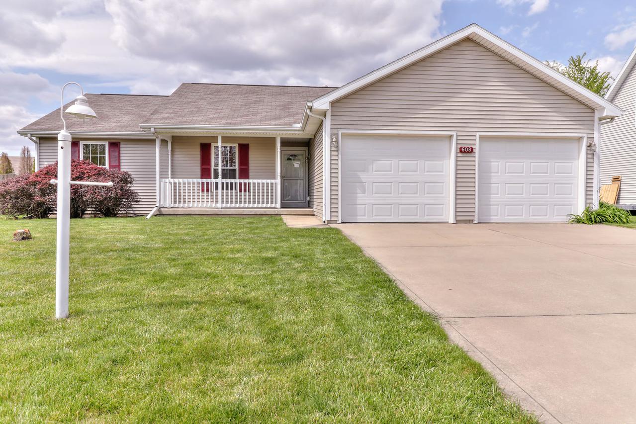 608 Wingstem Dr., St. Joseph, IL 61873