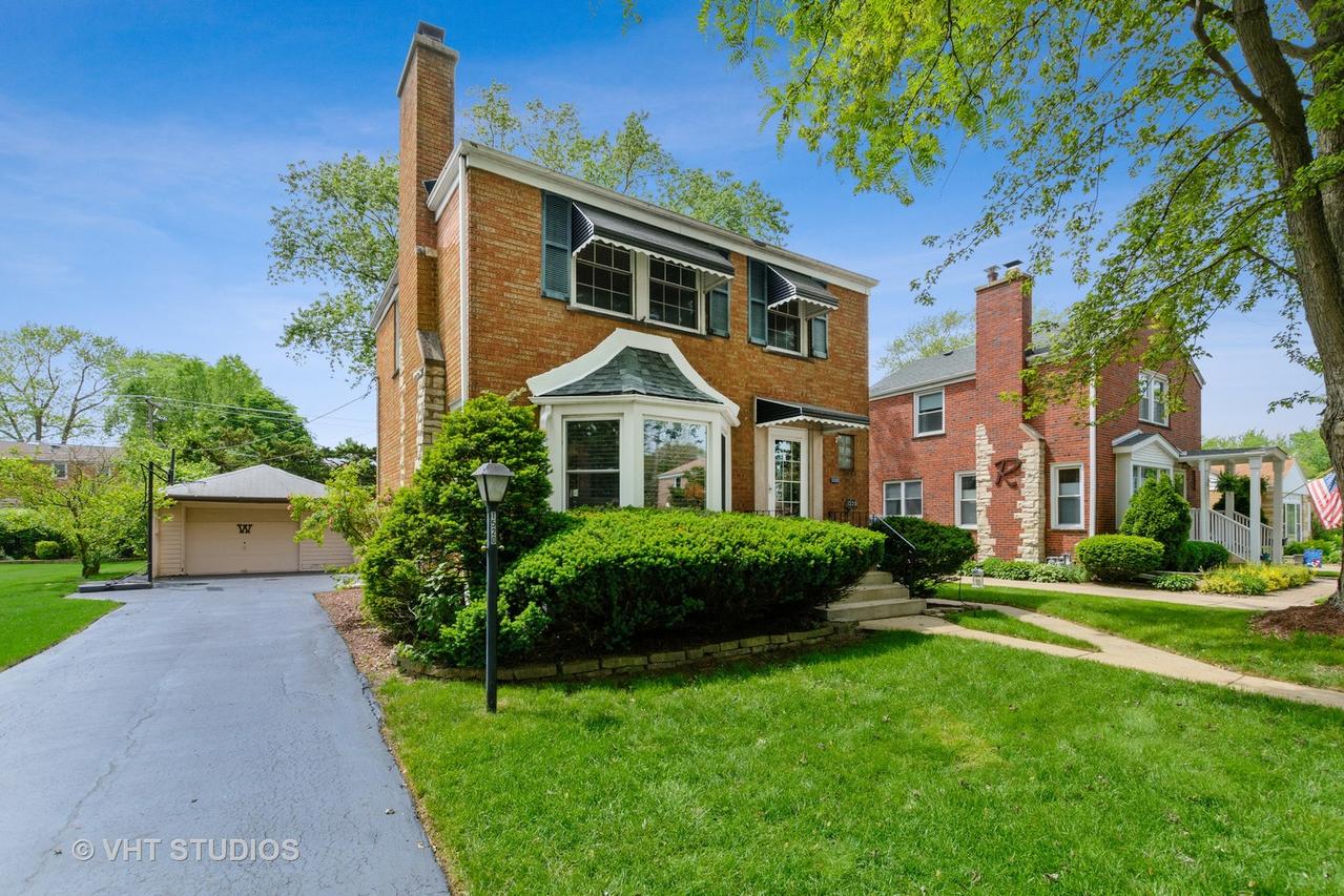 1520 Kemman Ave., La Grange Park, IL 60526