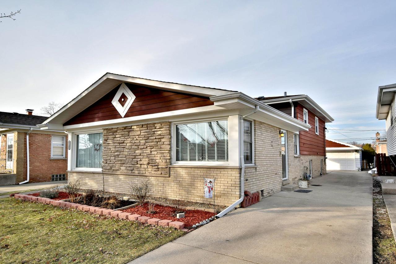 8332 W Maple Ave., Norridge, IL 60706