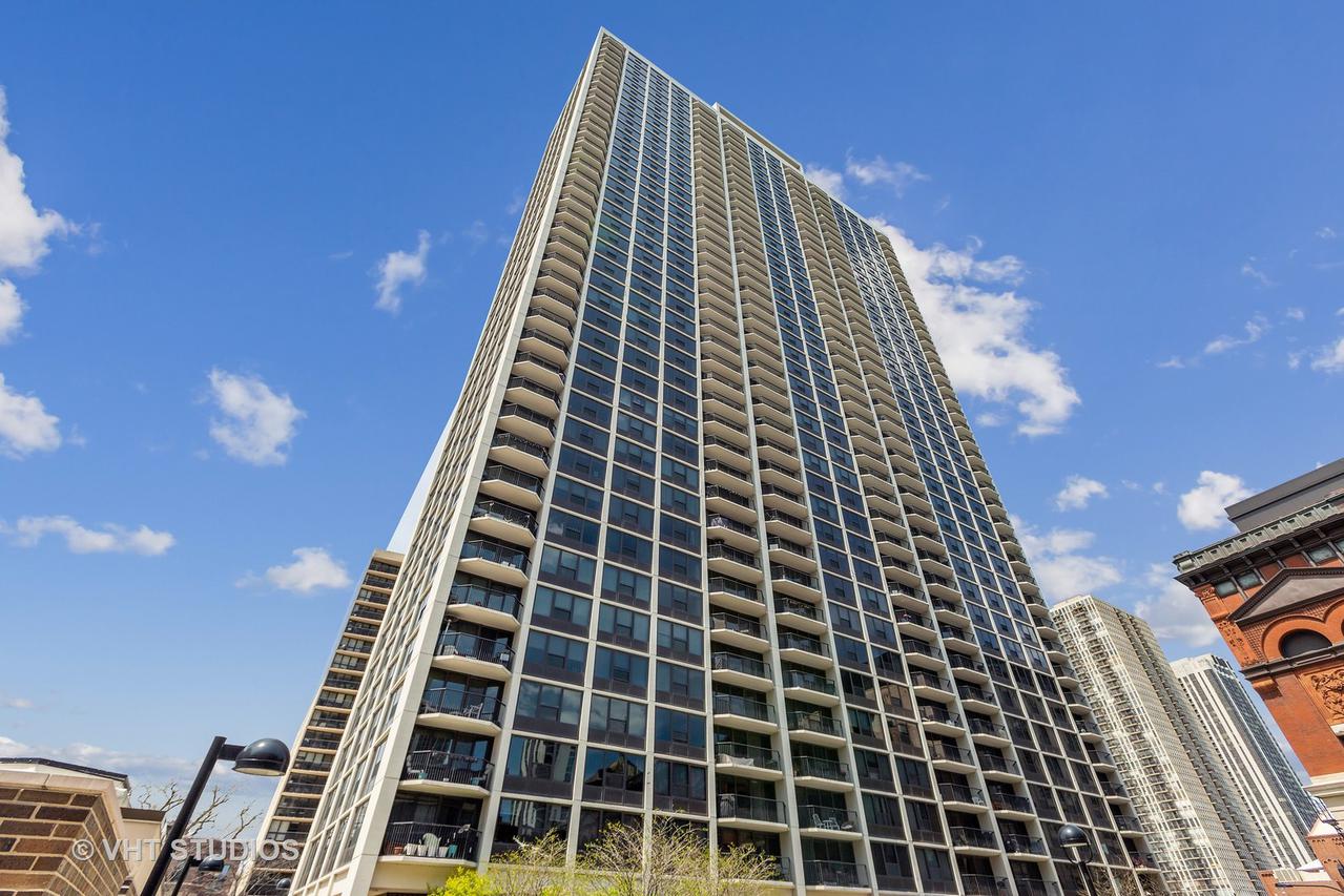 1560 N Sandburg Ter. #3501, Chicago, IL 60610