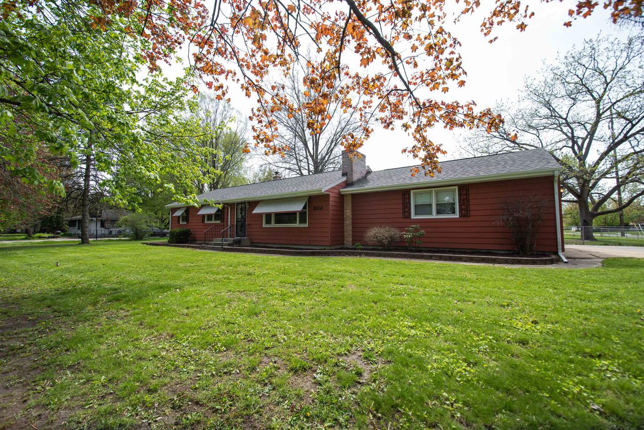 8114 Cameo Dr., Machesney Park, IL 61115