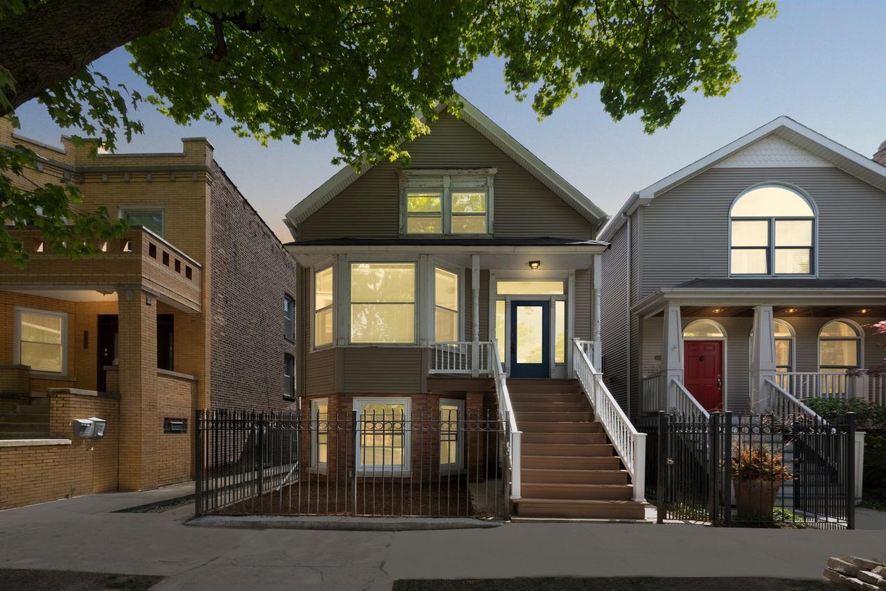 2327 W School St., Chicago, IL 60618