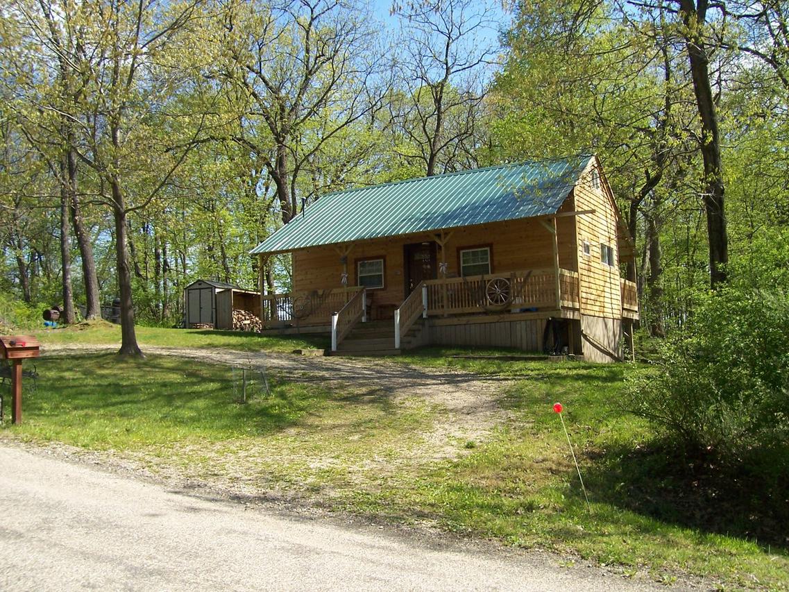 66 Indian Hills Dr., Putnam, IL 61560