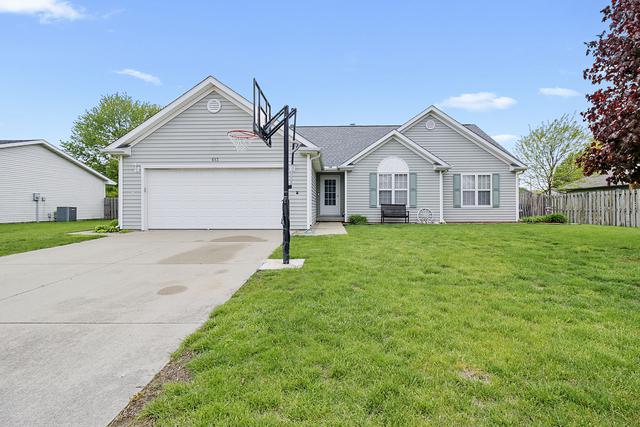 613 Chestnut Dr., St. Joseph, IL 61873