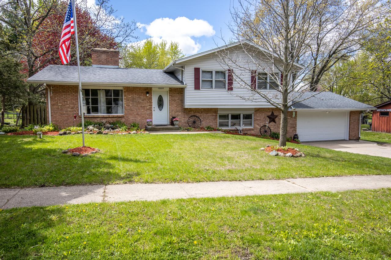 12609 Ventura Blvd., Machesney Park, IL 61115