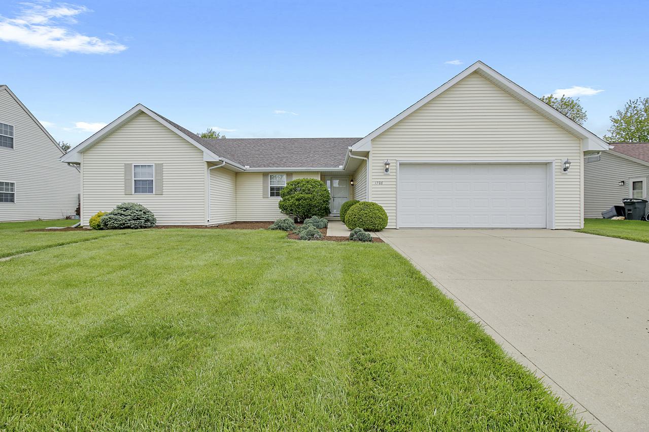1708 Magnolia Dr., St. Joseph, IL 61873