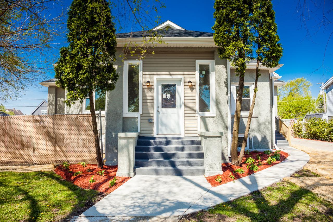 704 N 5th Ave., Maywood, IL 60153