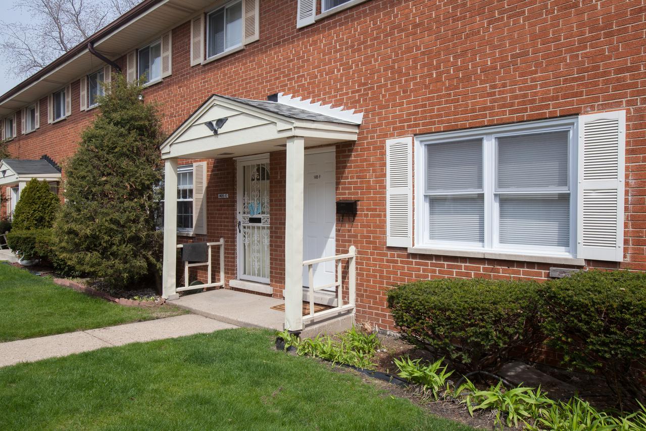 1405 W Touhy Ave. #F, Chicago, IL 60626