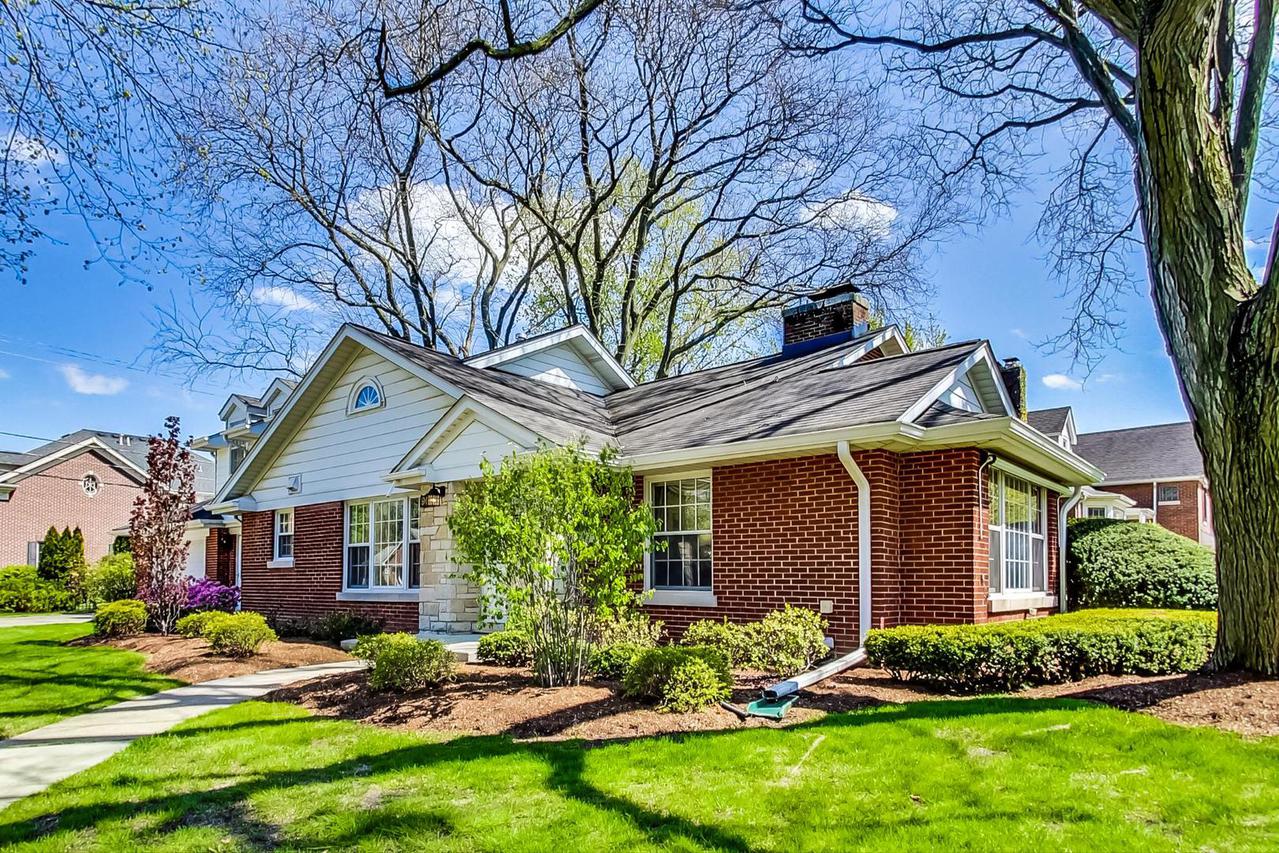 901 S Waiola Ave., La Grange, IL 60525