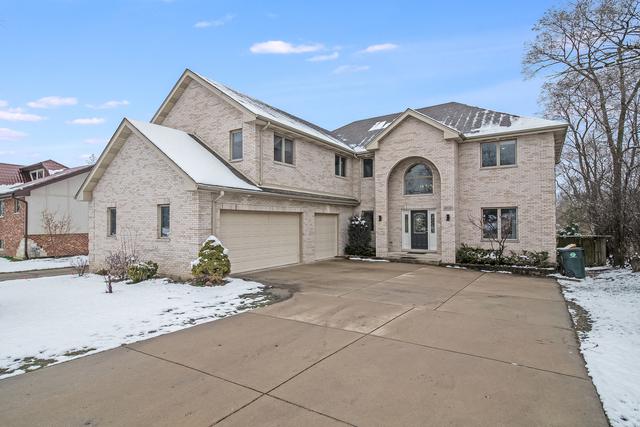 16W350 Hillside Ln., Burr Ridge, IL 60527