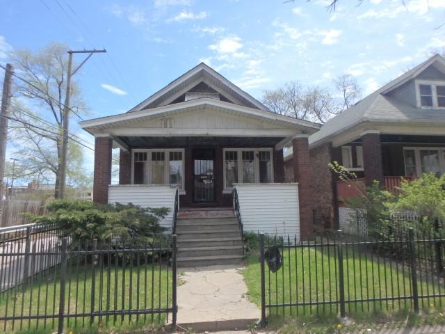 7915 S Ridgeland Ave., Chicago, IL 60617