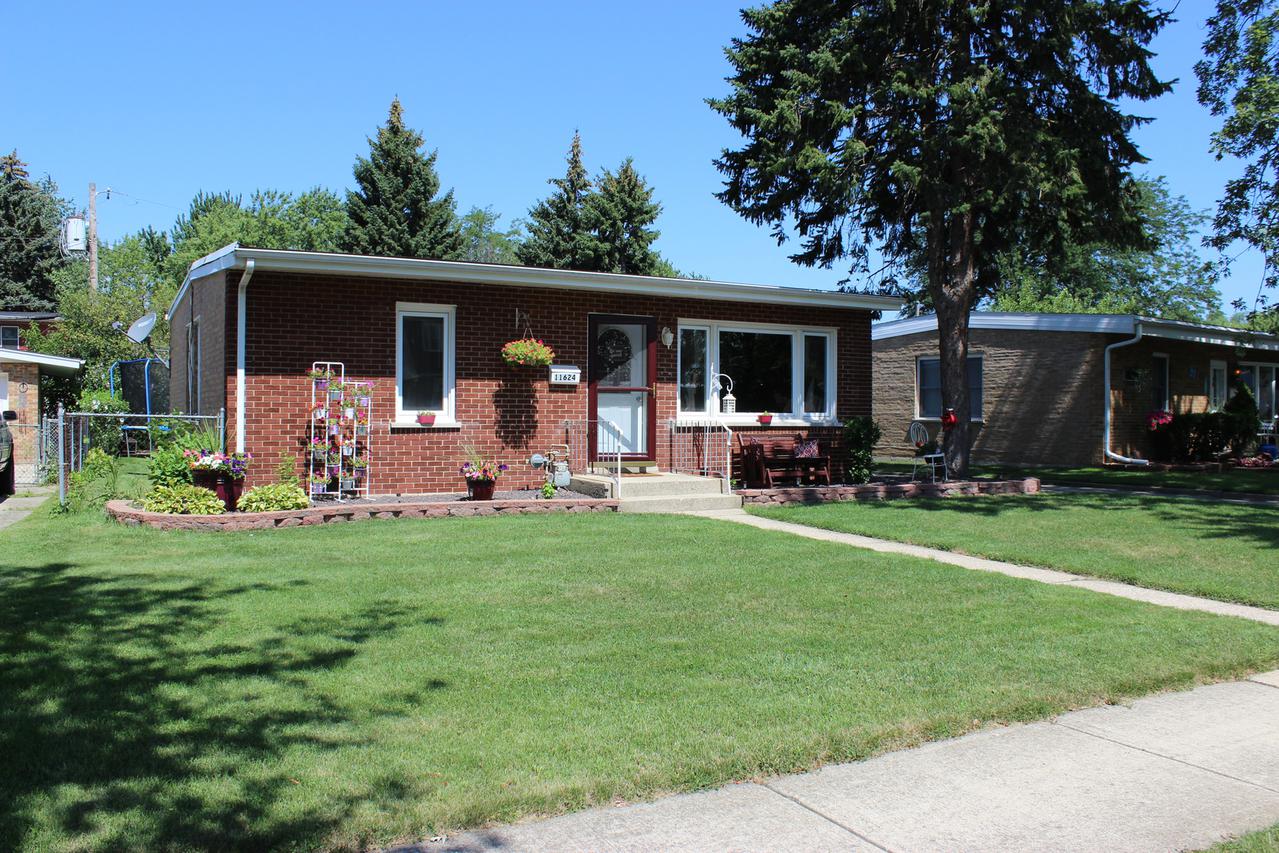 11624 S Knox Ave., Alsip, IL 60803