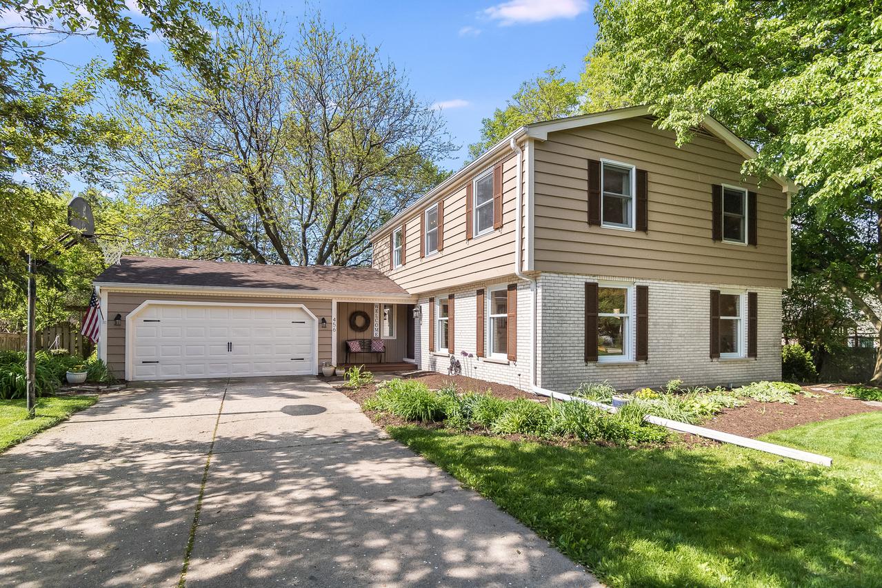 456 Ticonderoga Ln., Naperville, IL 60563