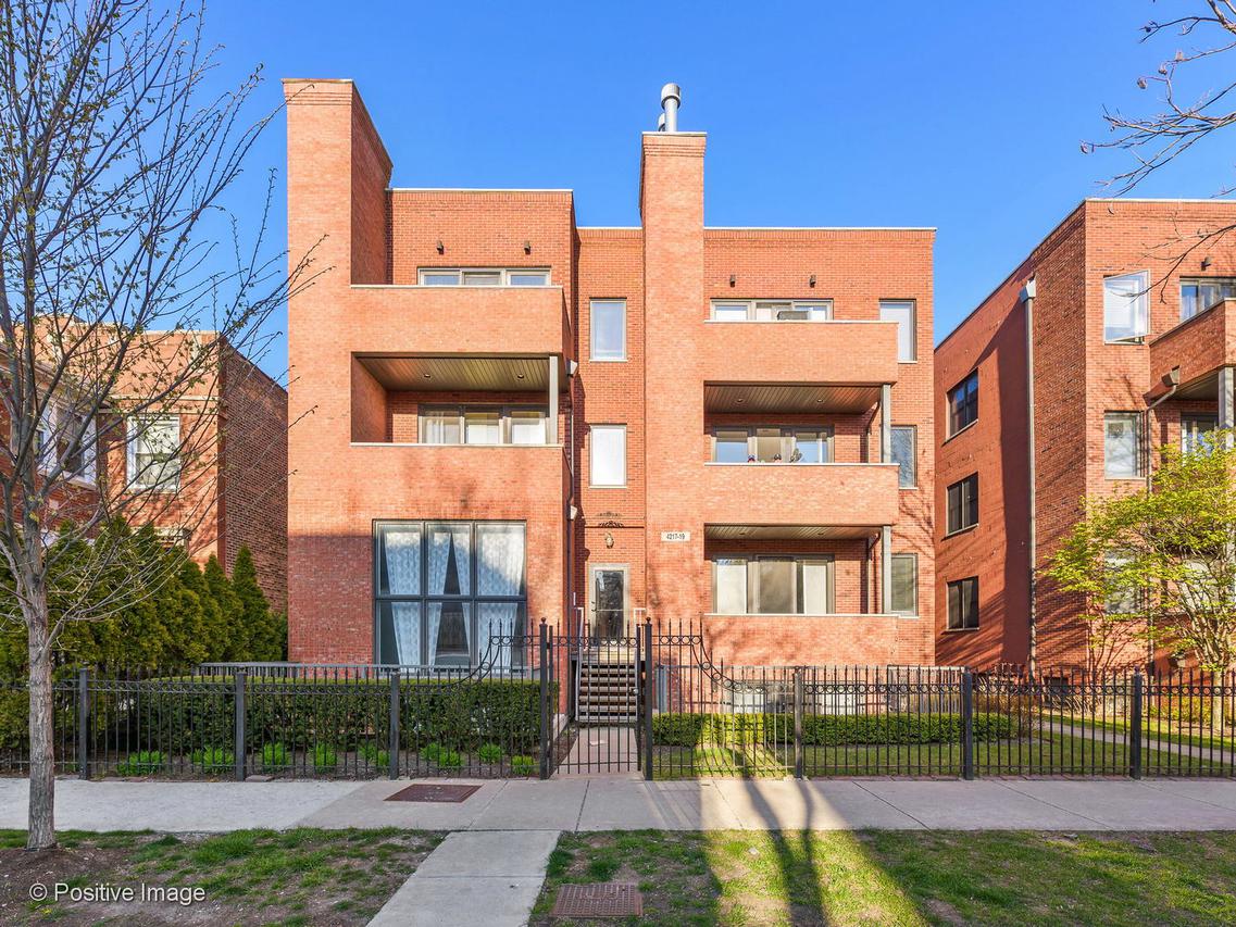 4219 N Ashland Ave. #2N, Chicago, IL 60613