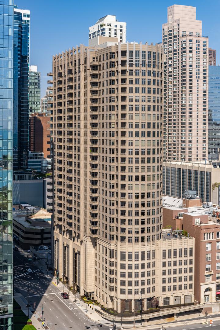 530 N Lake Shore Dr. #2407, Chicago, IL 60611
