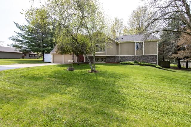 229 Rosewood Rd., Machesney Park, IL 61115