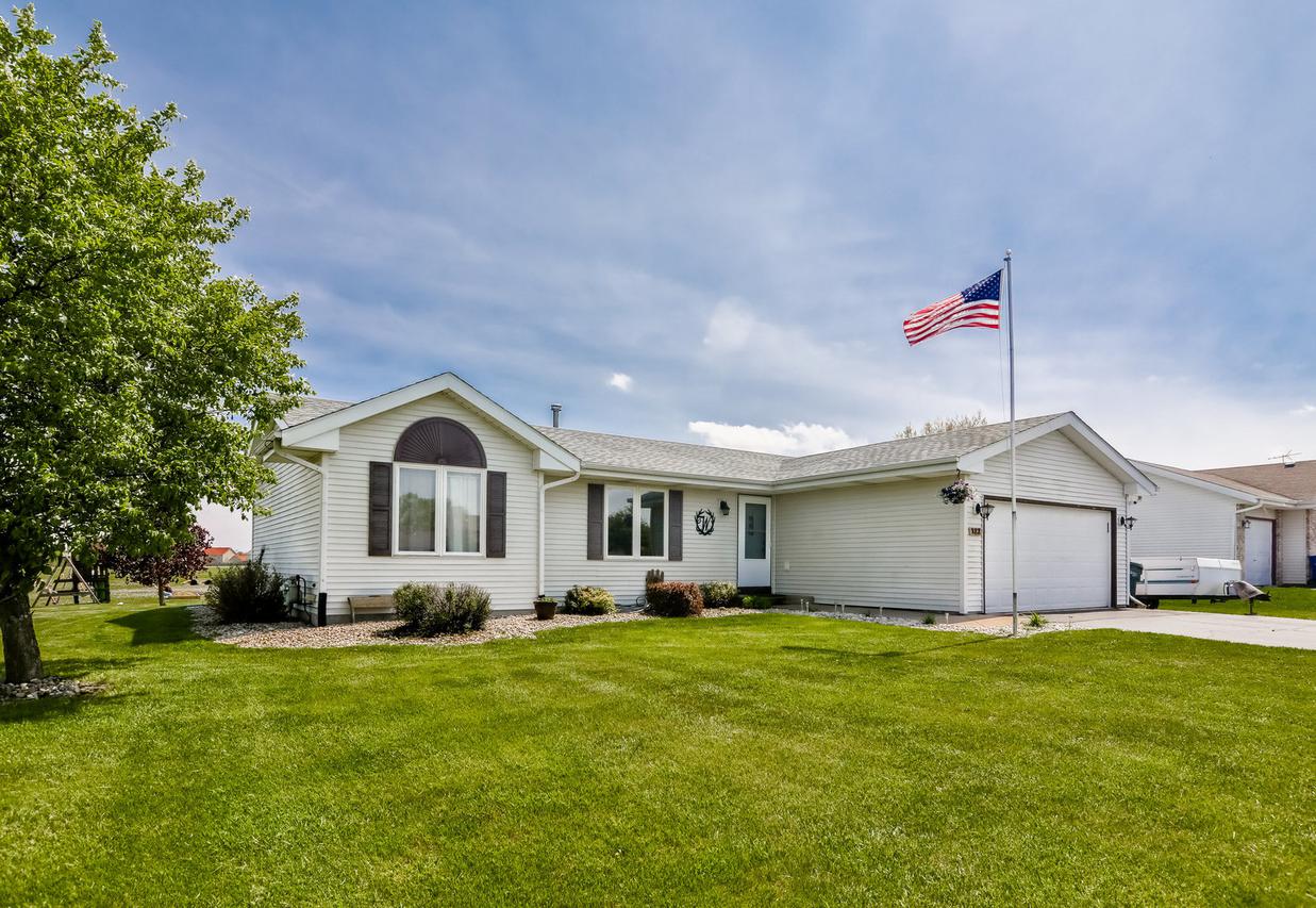 122 Autumnwood Ln., Davis Junction, IL 61020