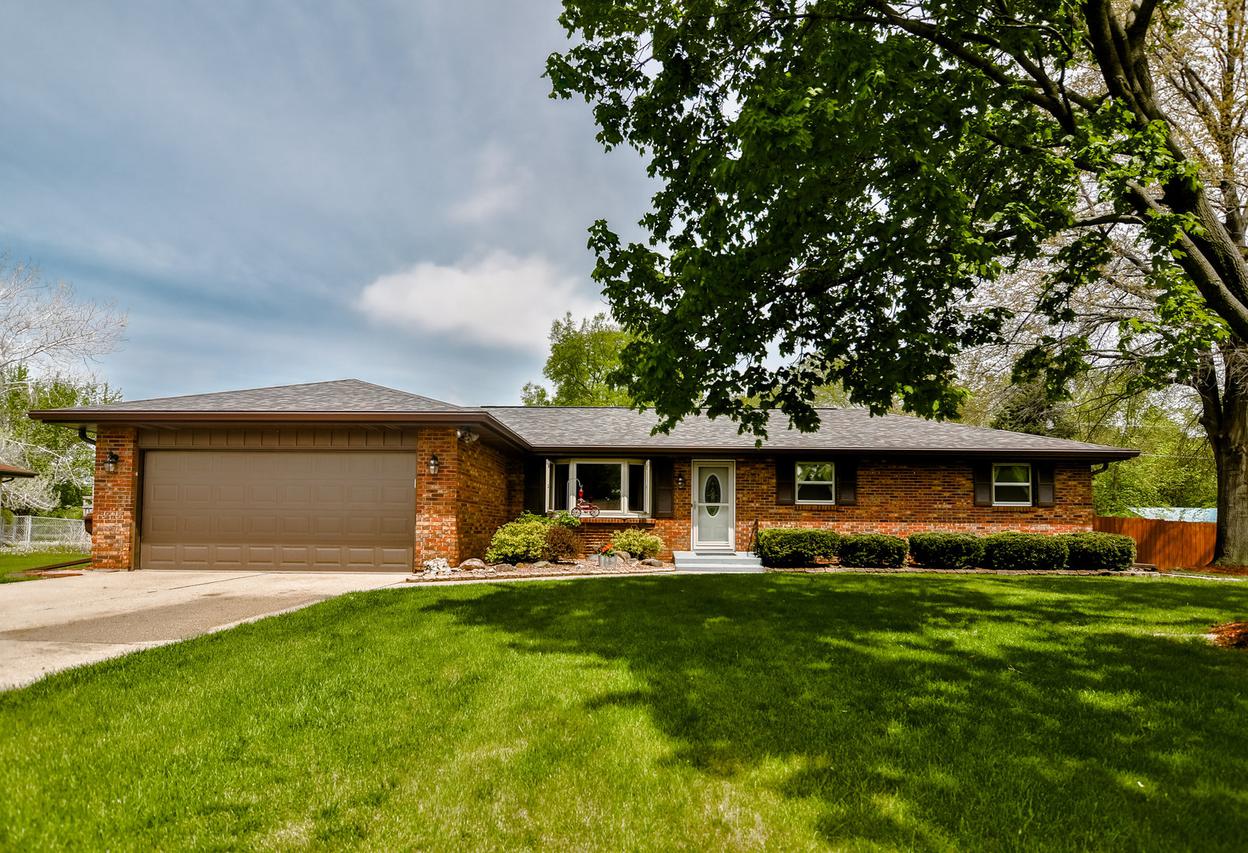 840 Candy Ln., Machesney Park, IL 61115