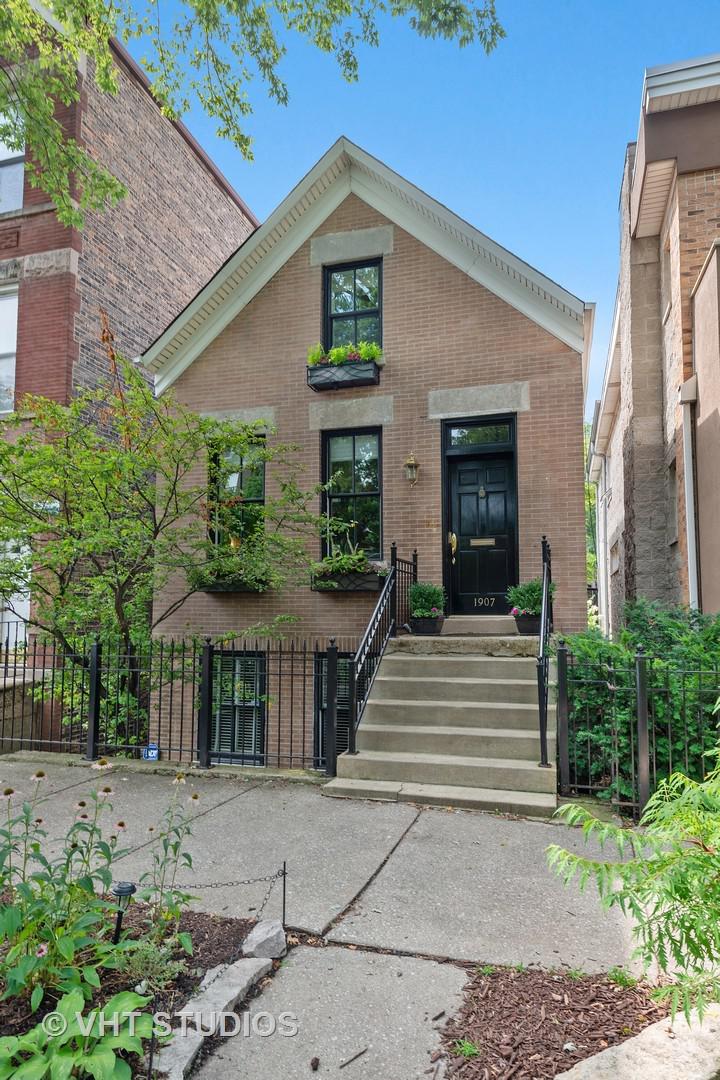 1907 W Dickens Ave., Chicago, IL 60614