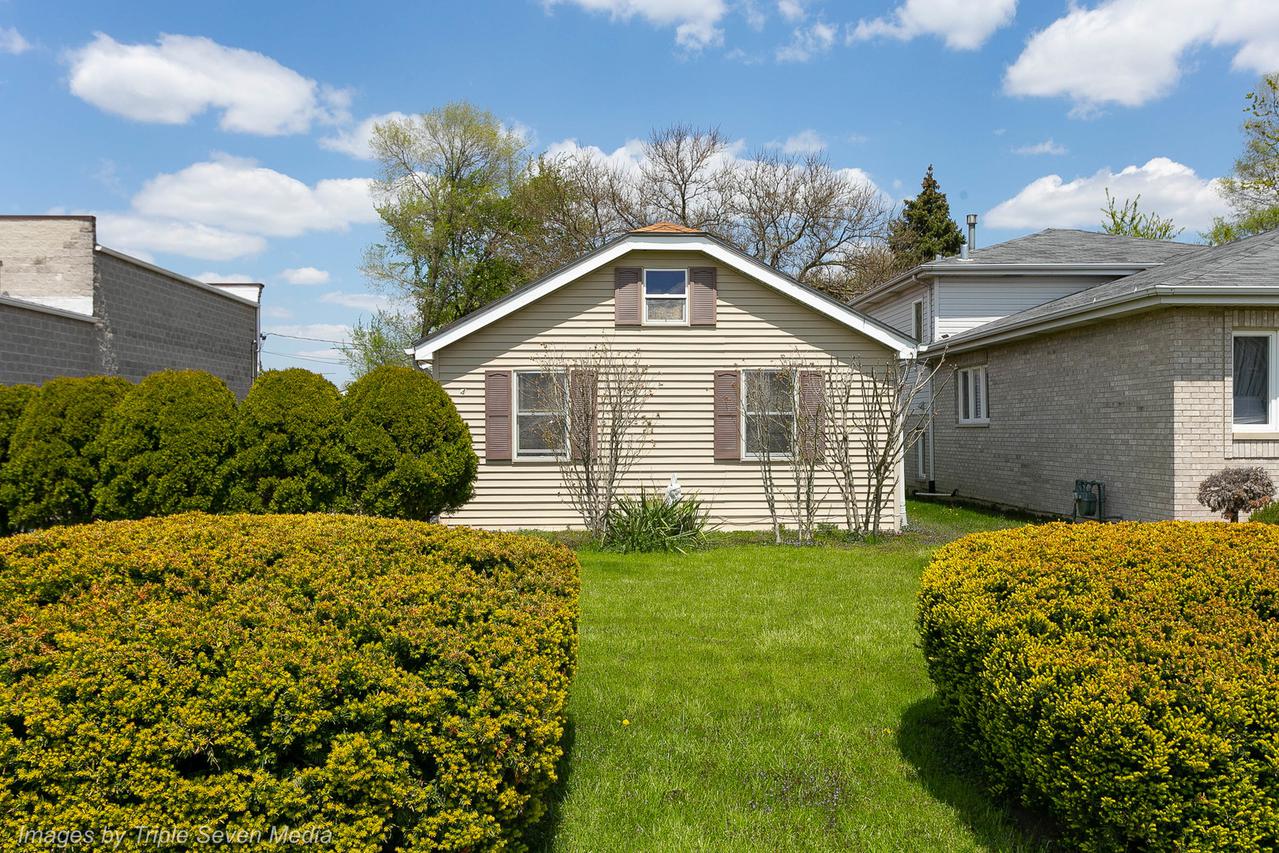 7134 W 74th Pl., Nottingham Park, IL 60638