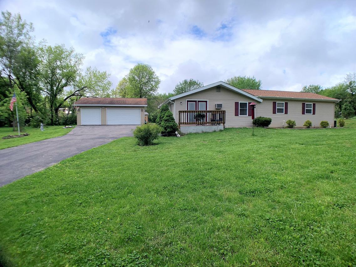 59 Catalina Dr., Putnam, IL 61560