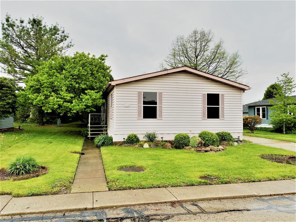 918 Southmoor Dr., Dekalb, IL 60115