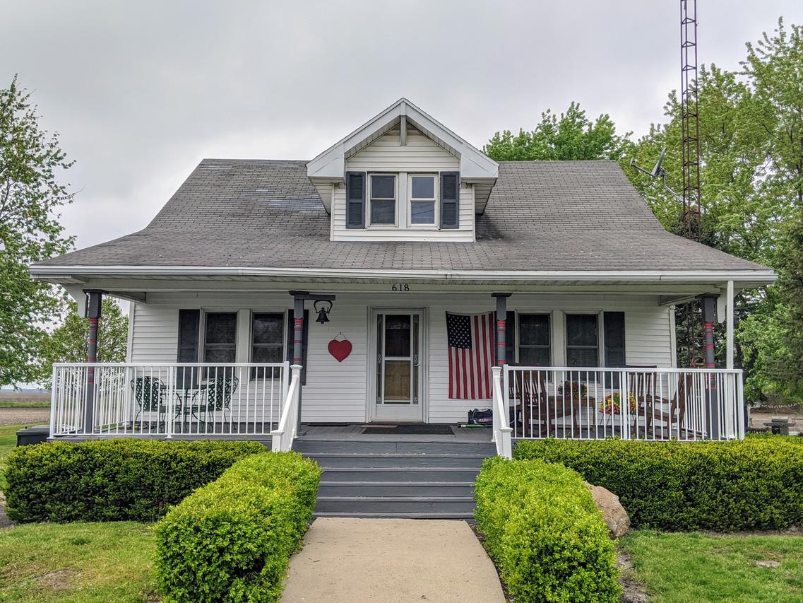 618 S Chestnut St., Arcola, IL 61910