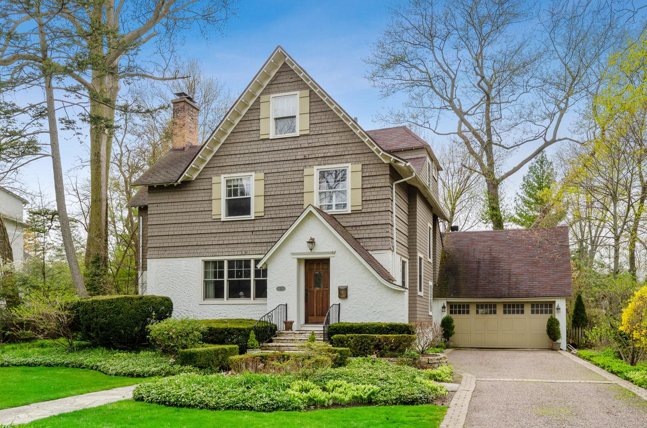 115 Woodbine Ave., Wilmette, IL 60091