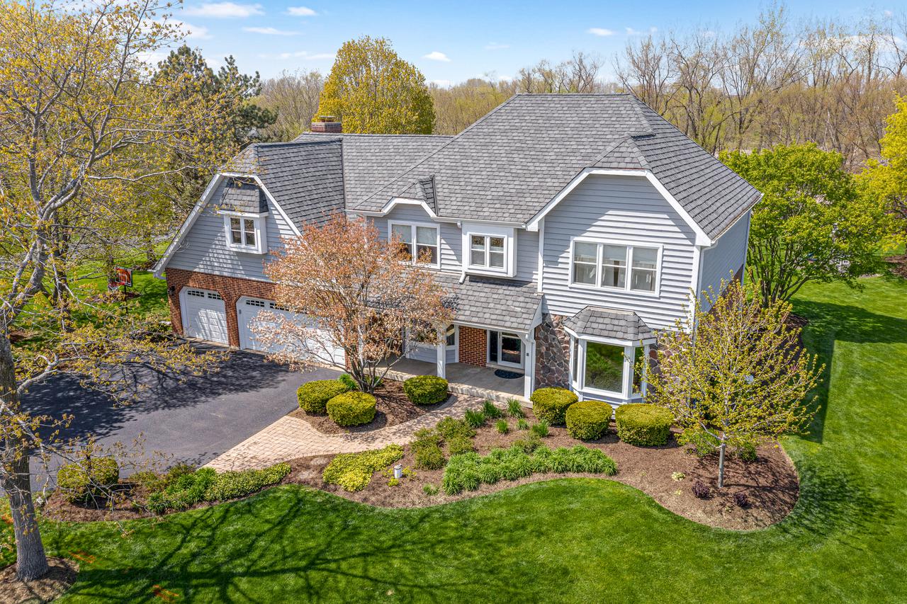 21 North Trl, Hawthorn Woods, IL 60047