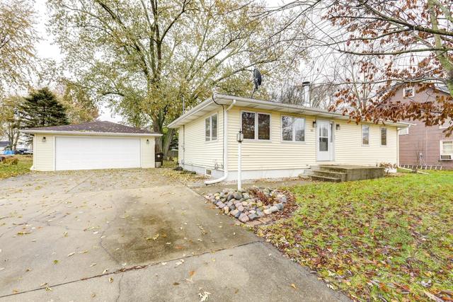 308 N 3rd St, Fisher, IL 61843