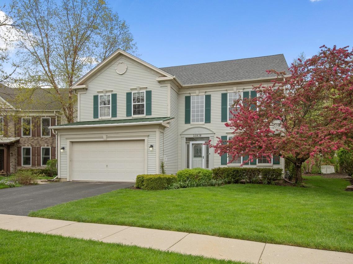33976 N Wooded Glen Dr., Grayslake, IL 60030