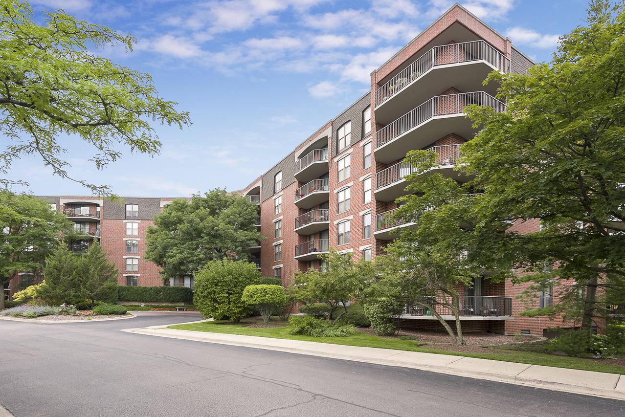 511 Aurora Ave. #212, Naperville, IL 60540
