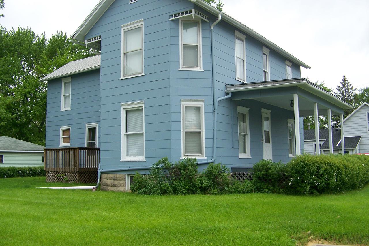 310 S 1st St., Fairbury, IL 61739
