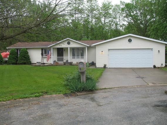6 Deerefield Ct., Clinton, IL 61727