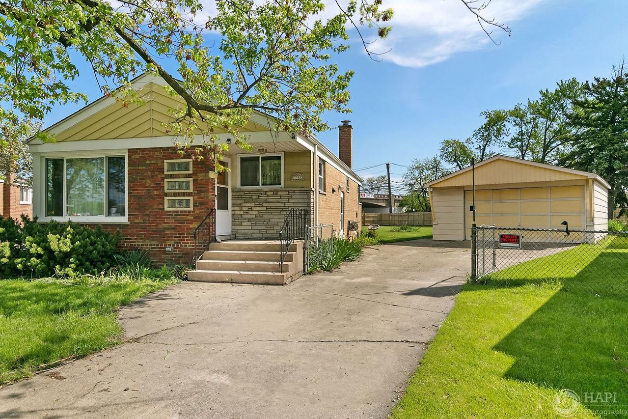 7717 S Komensky Ave., Chicago, IL 60652
