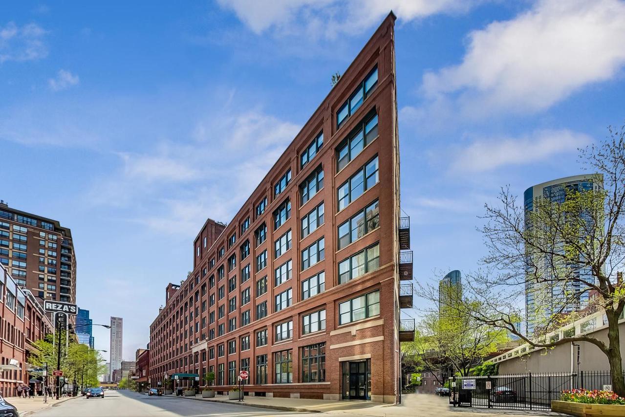 411 W Ontario St. #710, Chicago, IL 60654