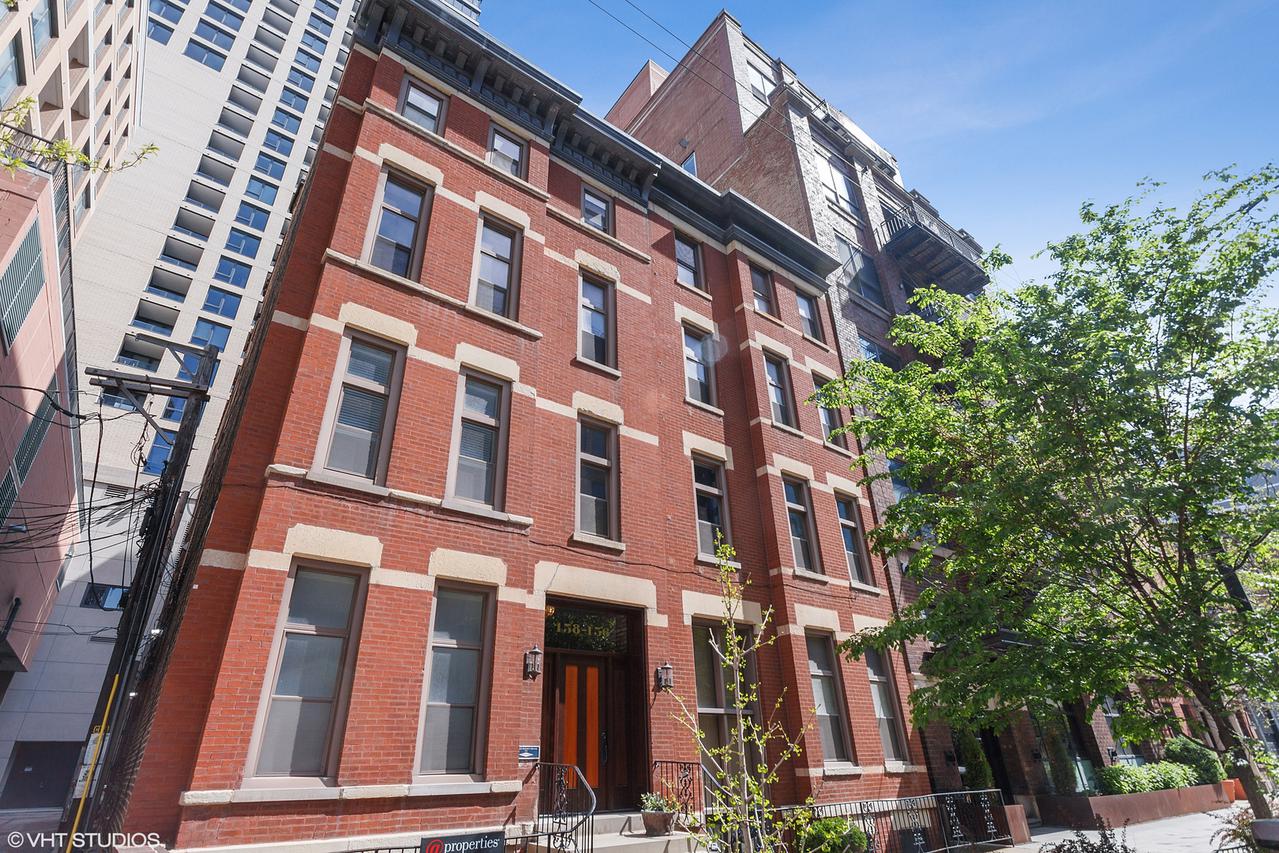 158 W Huron St. #4C, Chicago, IL 60654