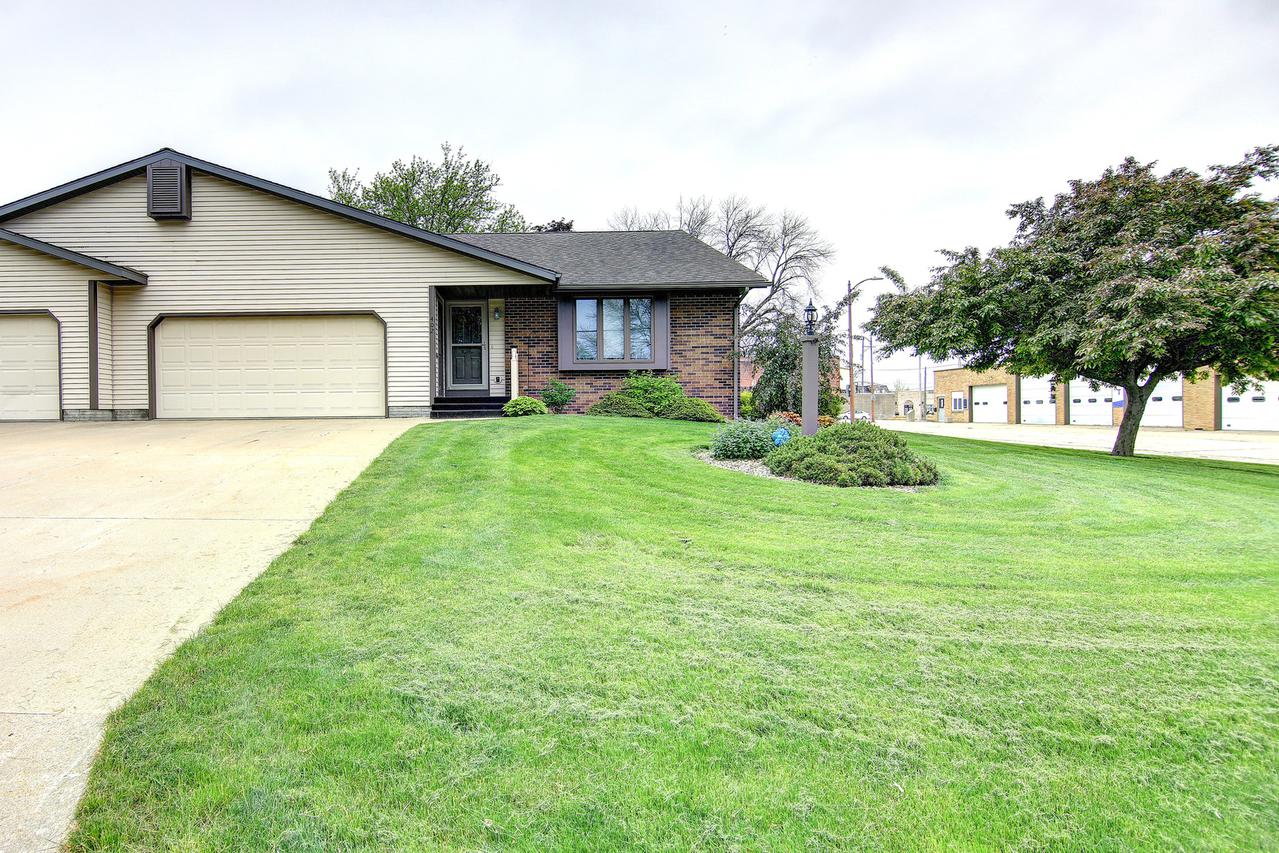 402 9th Ave. #1, Fulton, IL 61252