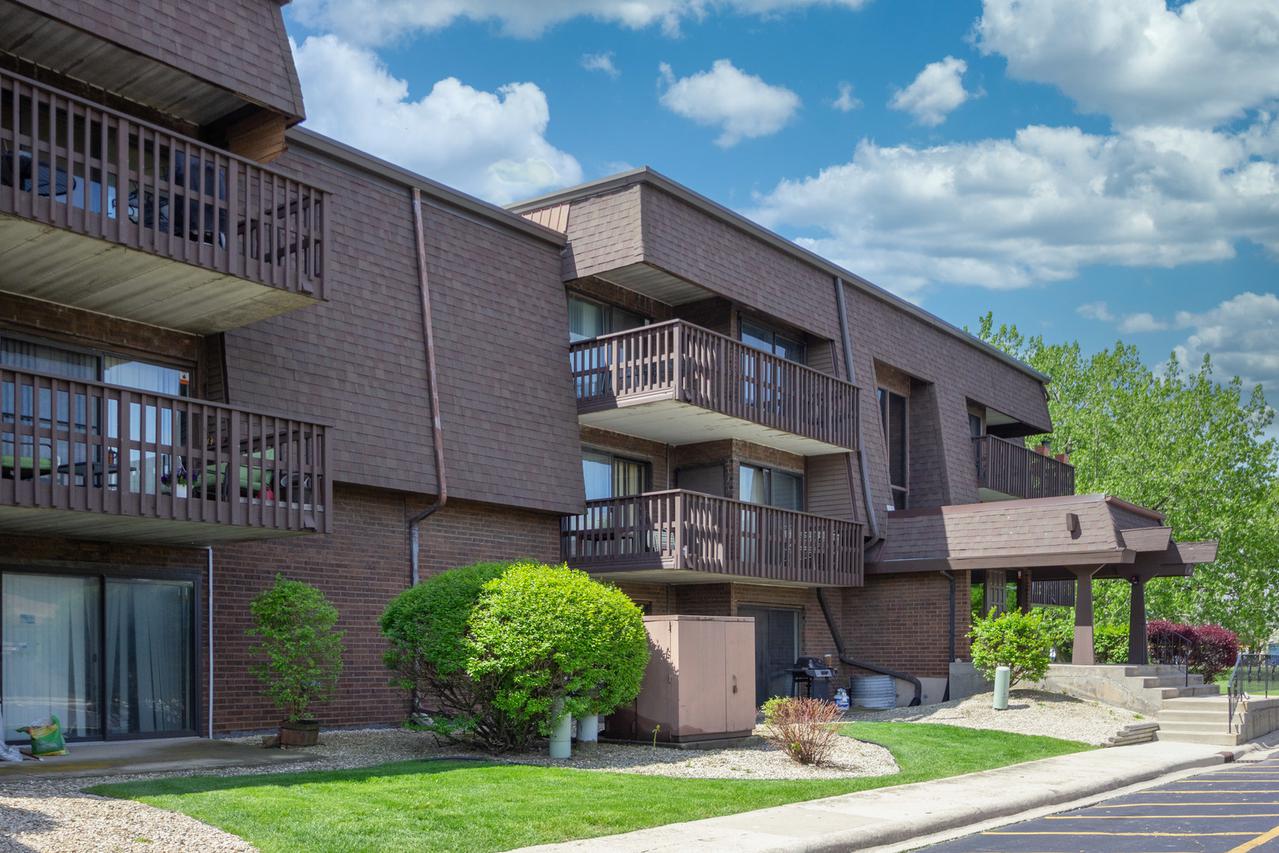 1619 Richmond Cir. #306, Joliet, IL 60435