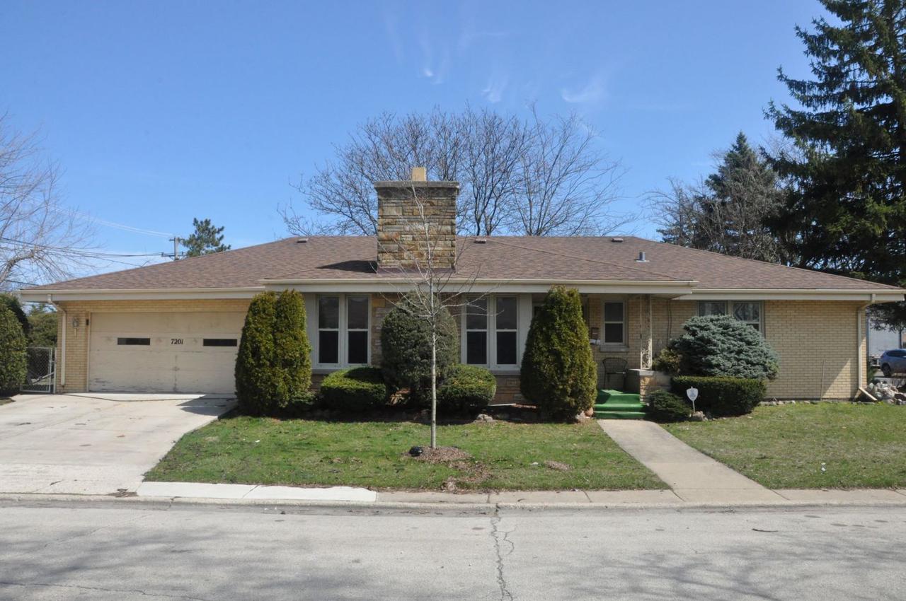 7201 N Karlov Ave., Lincolnwood, IL 60712
