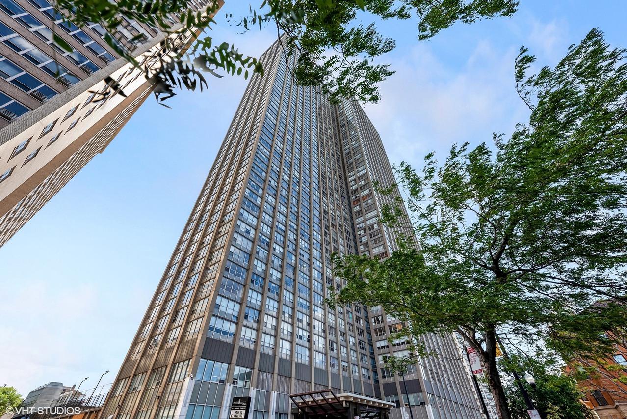 655 W Irving Park Rd. #2701, Chicago, IL 60613