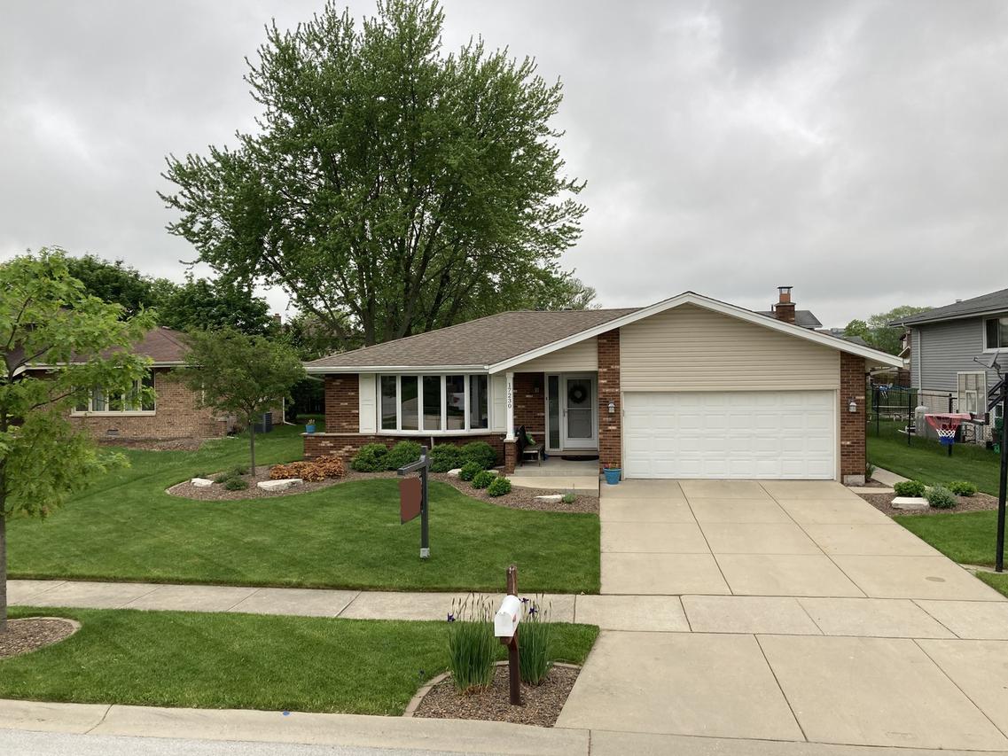 17230 Locust Ave., Tinley Park, IL 60487