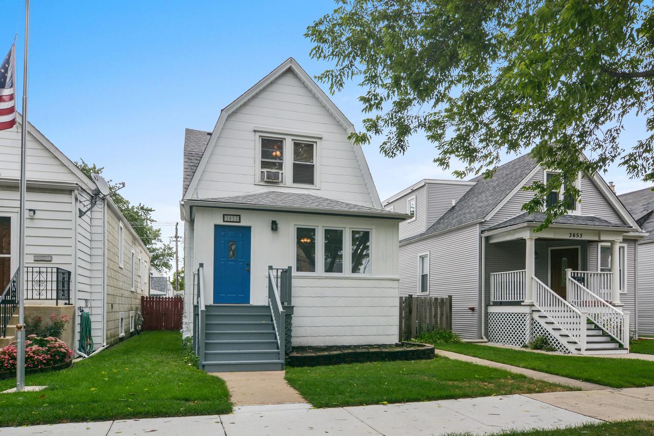 3655 N Spaulding Ave., Chicago, IL 60618