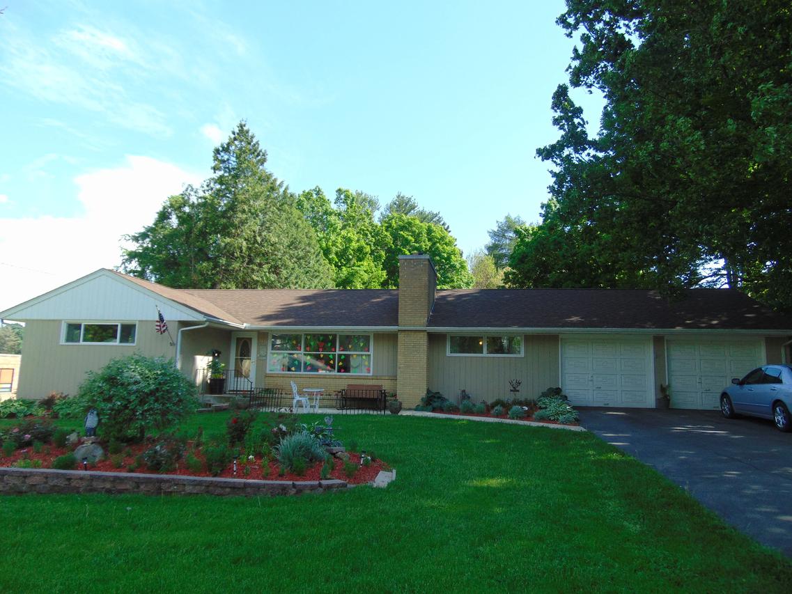 1431 W Empire St., Freeport, IL 61032