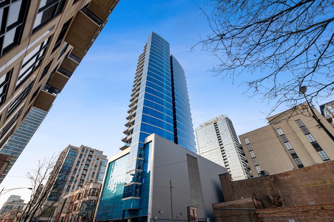 110 W Superior St. #2301, Chicago, IL 60654