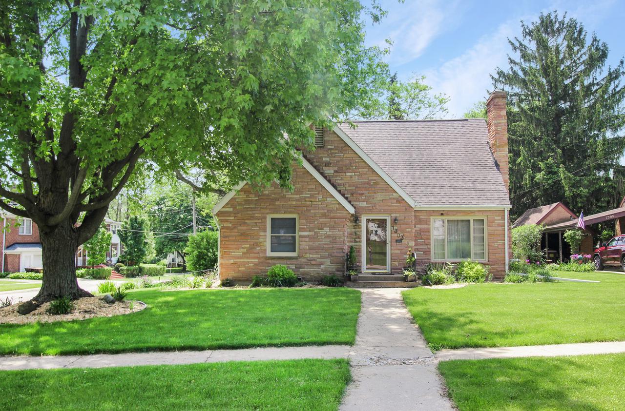1303 W Lincoln Blvd., Freeport, IL 61032