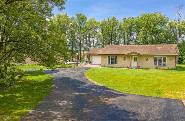 1077 Green Wing Rd., Amboy, IL 61310